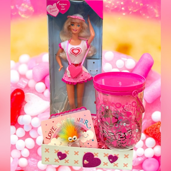 New Valentine’s Day Barbie Gift set - Picture 2 of 11